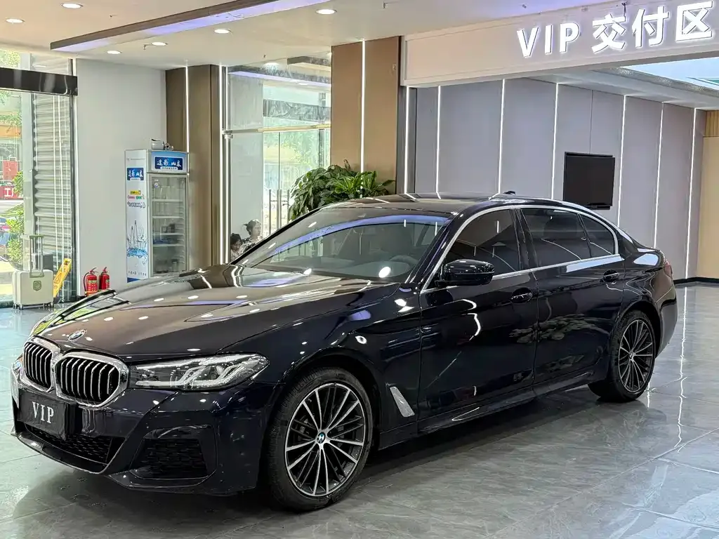 BMW 5 Series — фото 1