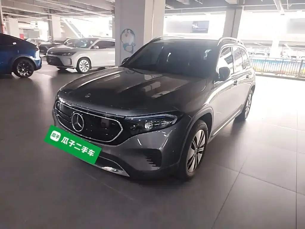 Mercedes-Benz EQB — фото 1