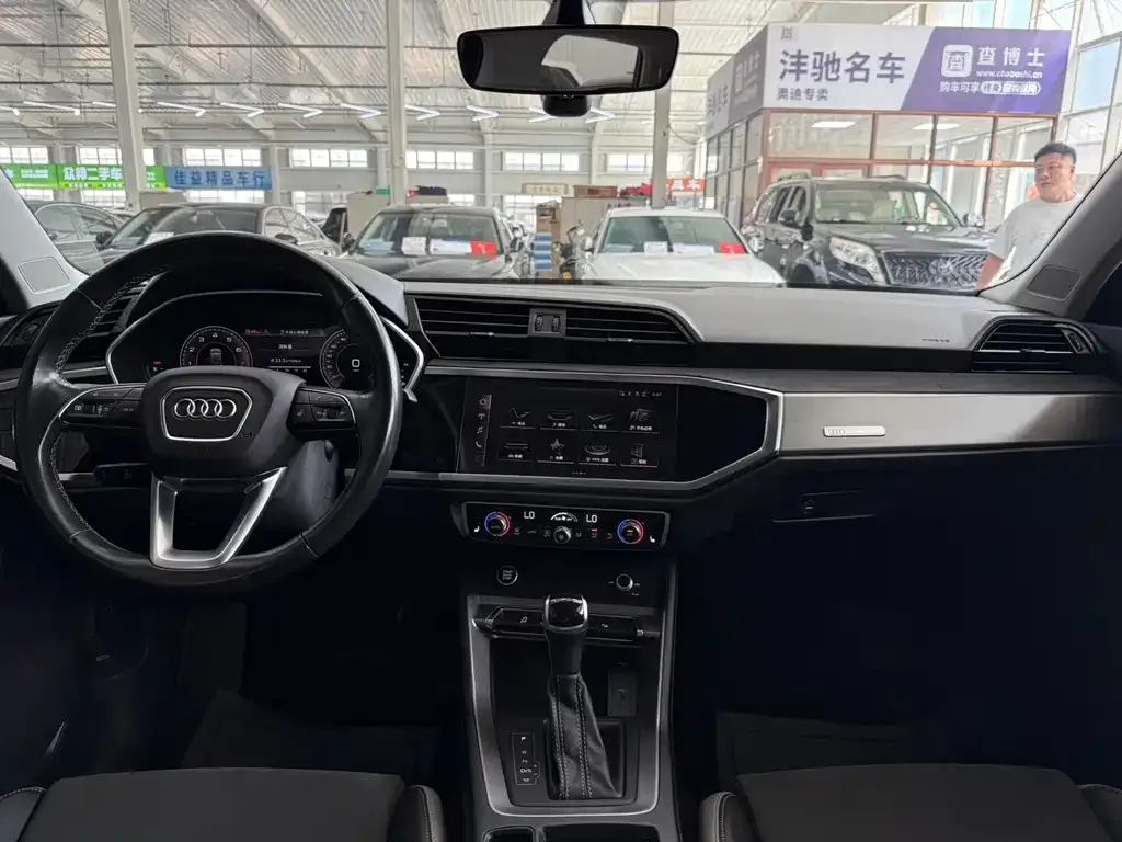 Audi Q3 — фото 5