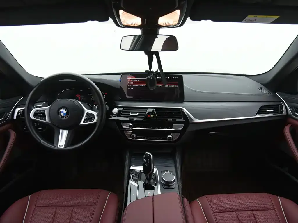 BMW 5 Series — фото 10