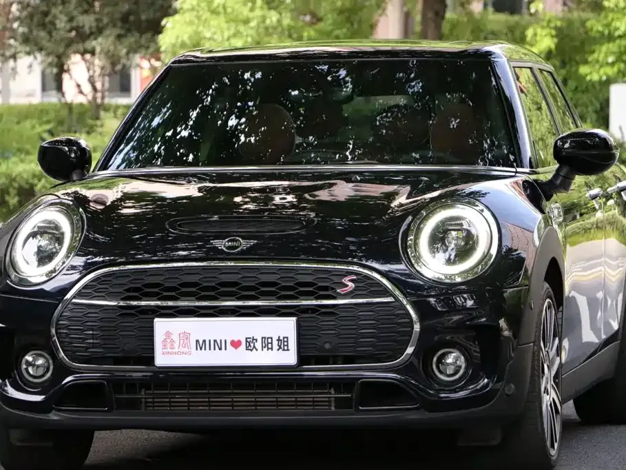 MINI Clubman — фото 1