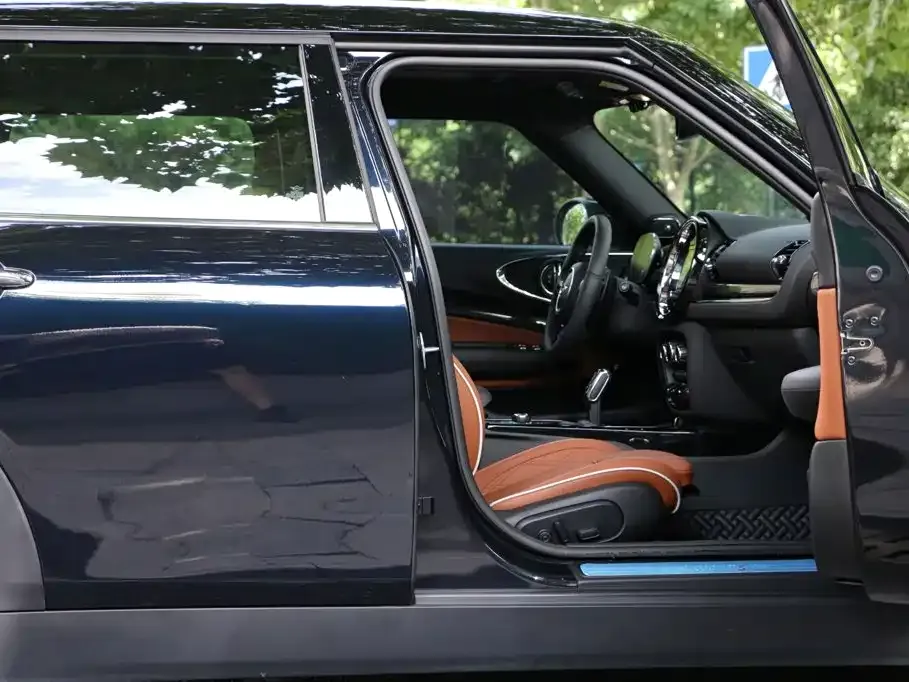 MINI Clubman — фото 7