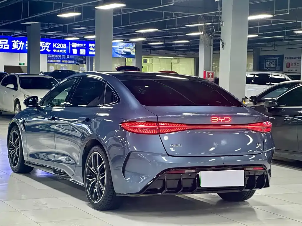BYD Seal — фото 10