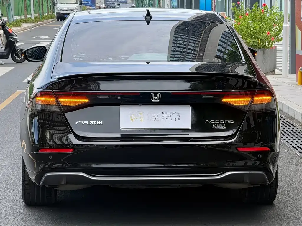 Honda Accord — фото 4