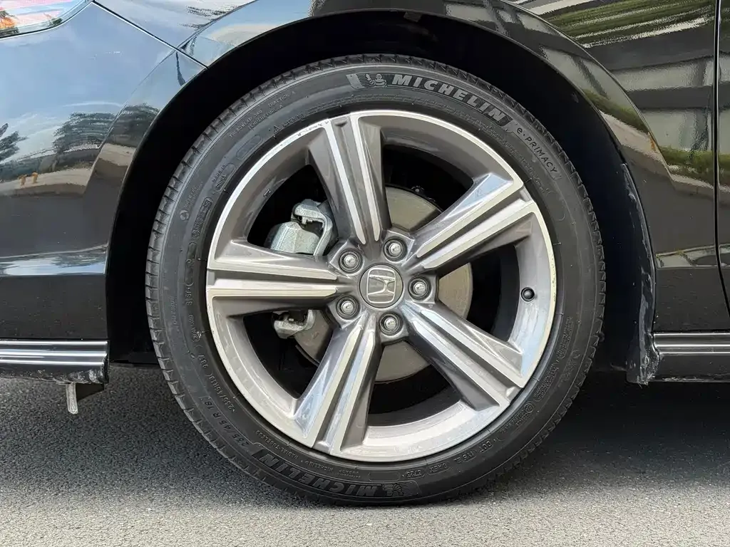Honda Accord — фото 8
