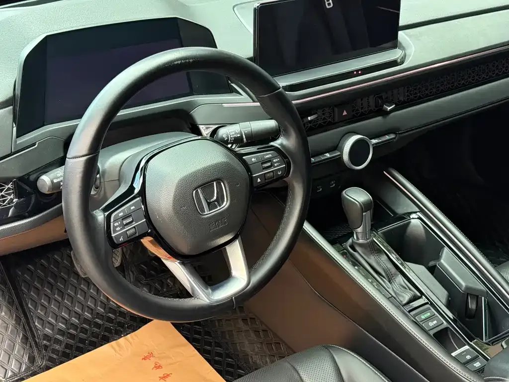 Honda Accord — фото 9