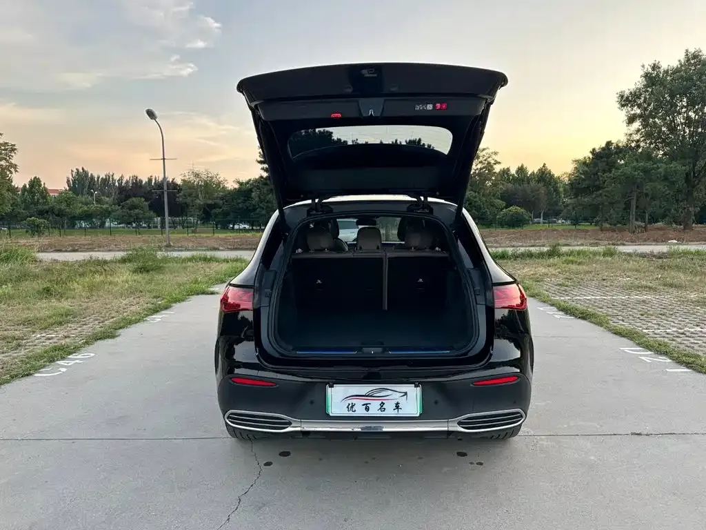 Mercedes-Benz EQE SUV — фото 10