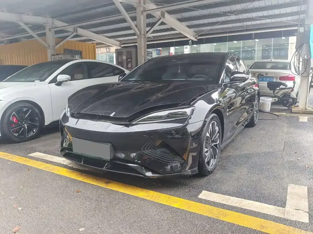 BYD Seal — фото 1