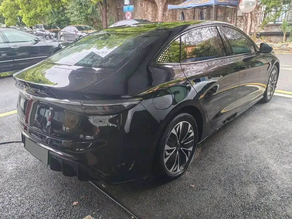 BYD Seal — фото 8