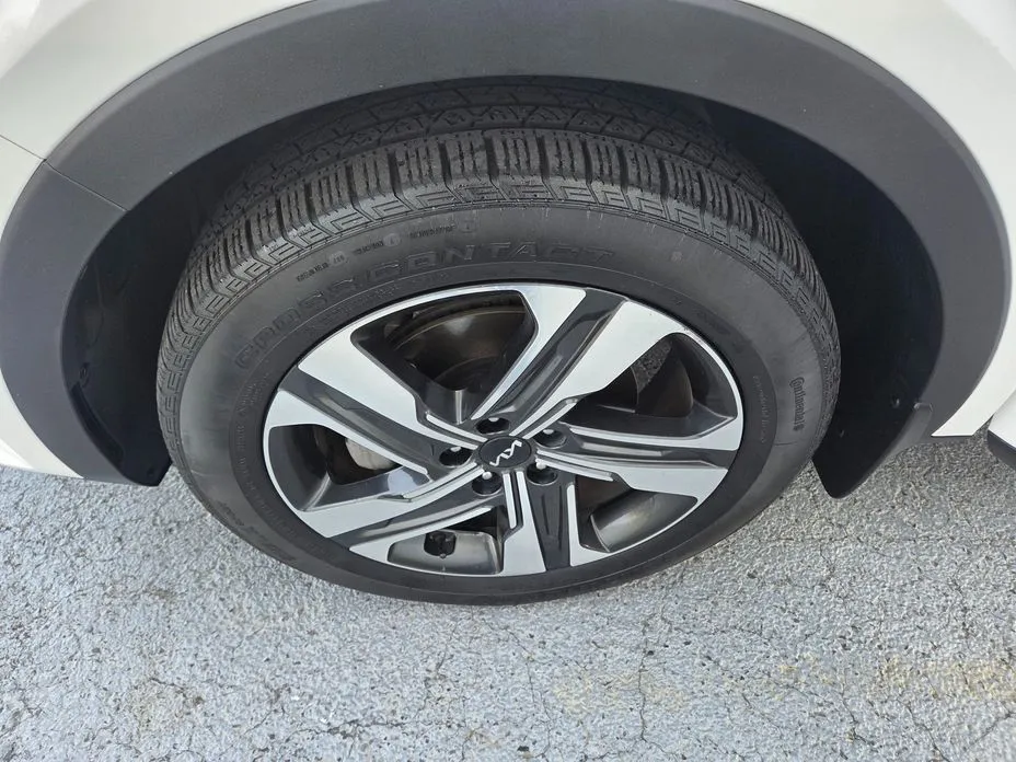 Kia Sorento — фото 9
