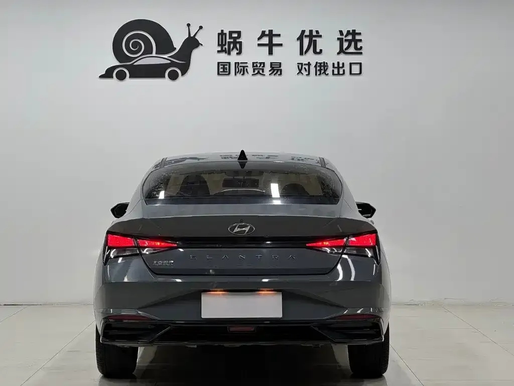 Hyundai Elantra — фото 3