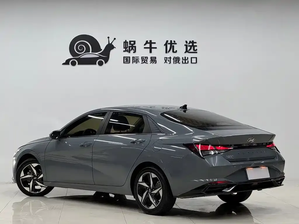 Hyundai Elantra — фото 7