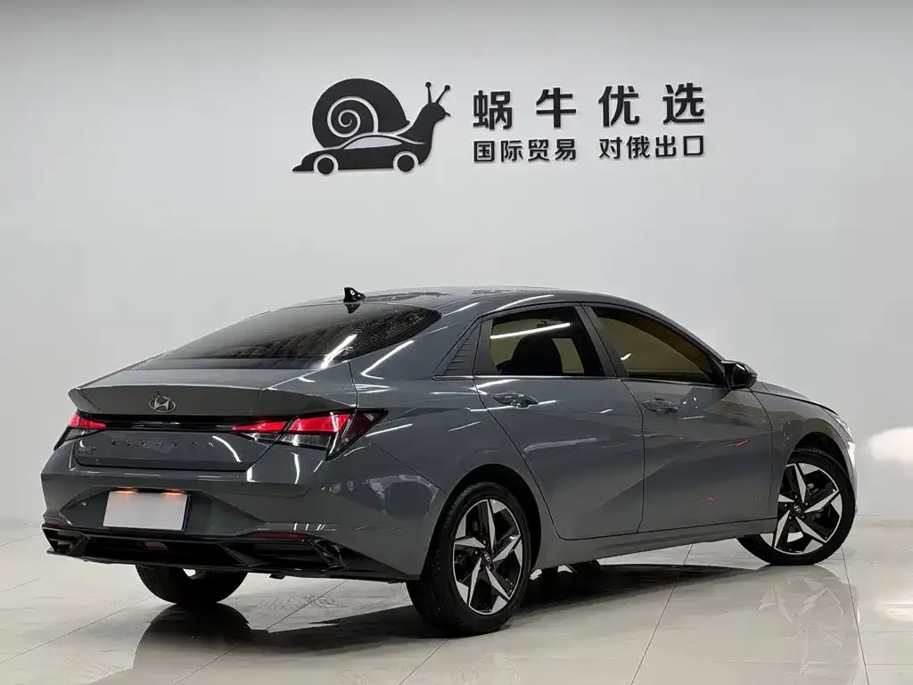 Hyundai Elantra — фото 10