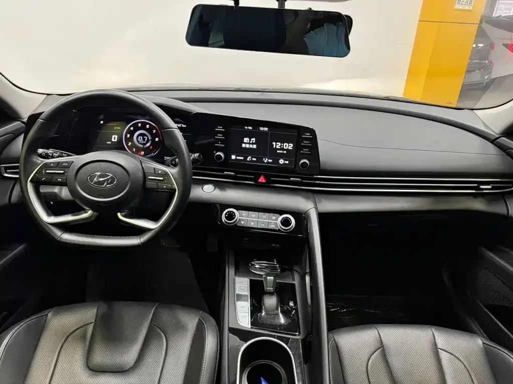 Hyundai Elantra — фото 9