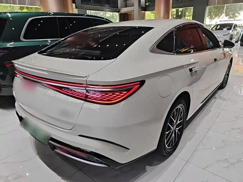 BYD Seal 07 DM-i — фото 8