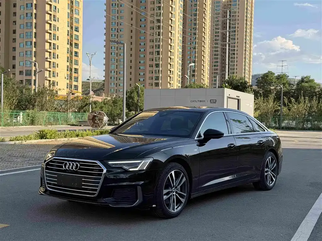 Audi A6L — фото 1