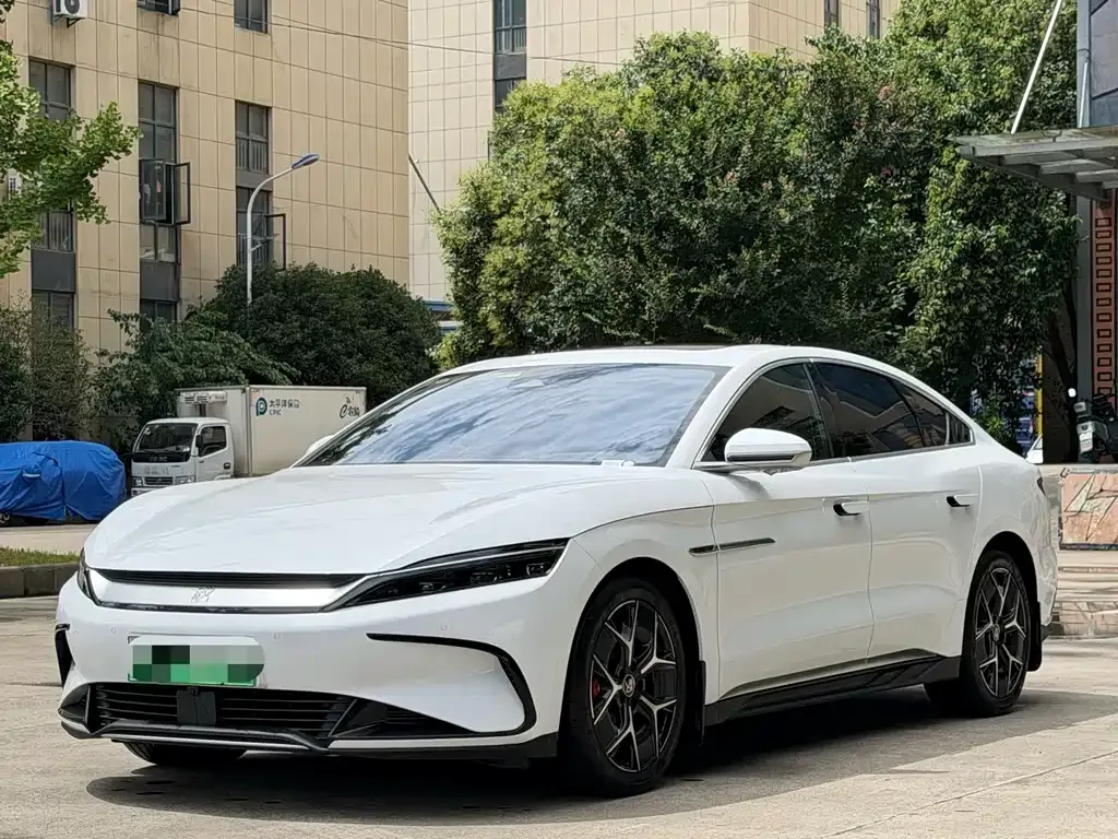 BYD Han — фото 1