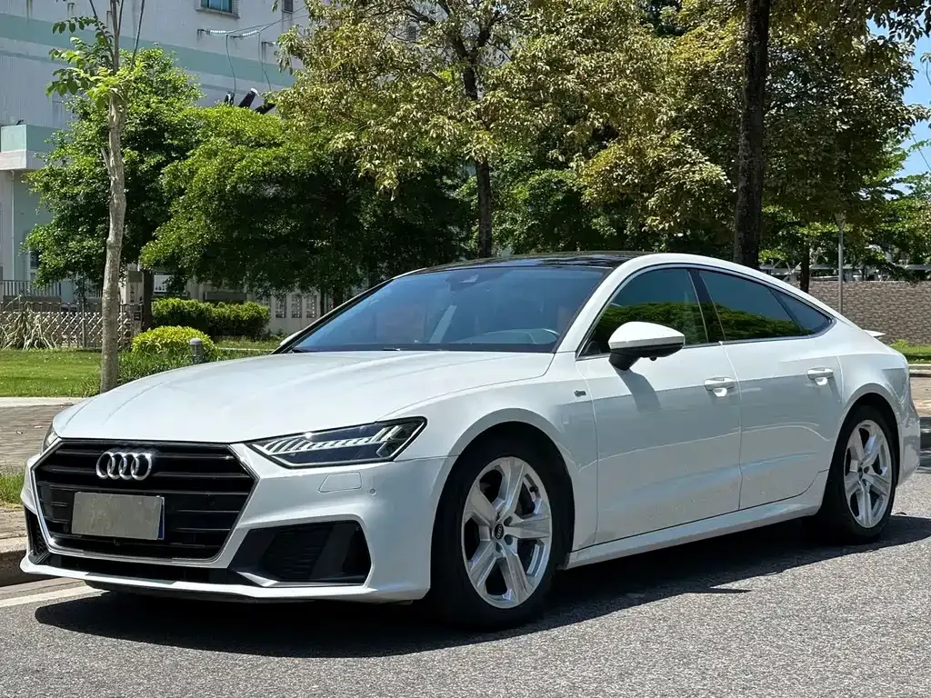 Audi A7 — фото 1