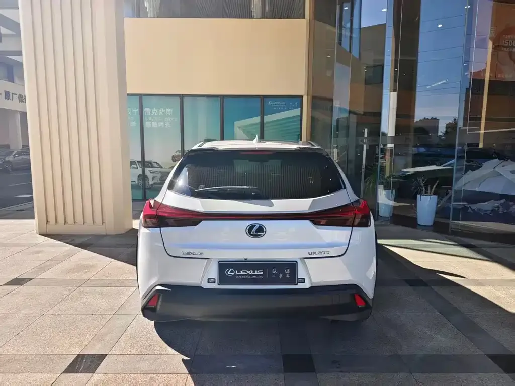 Lexus UX — фото 6