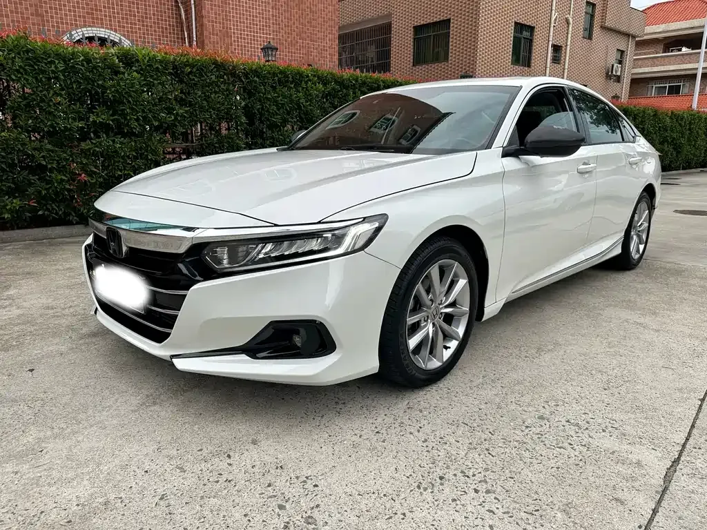 Honda Accord — фото 1