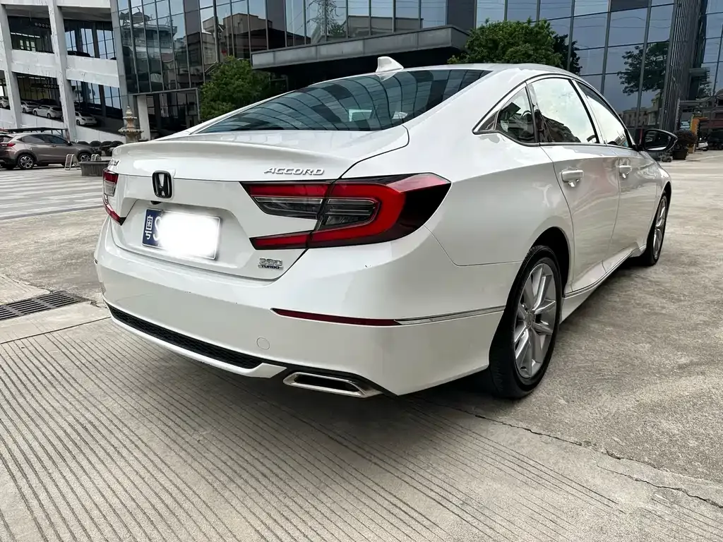 Honda Accord — фото 9
