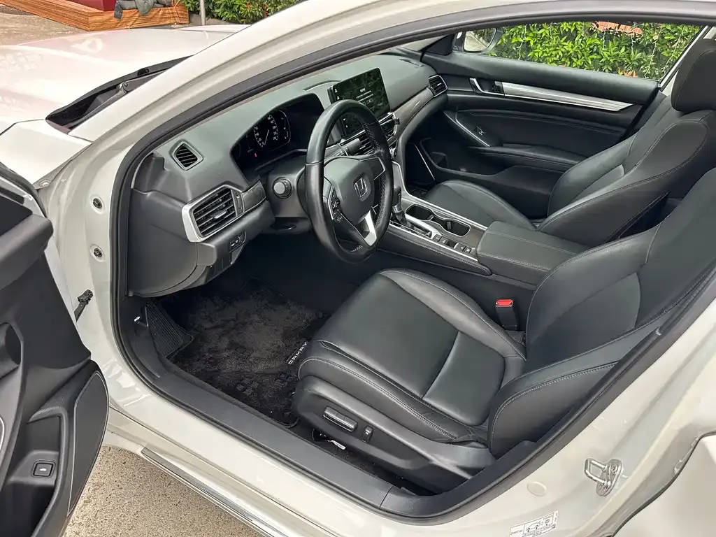 Honda Accord — фото 6