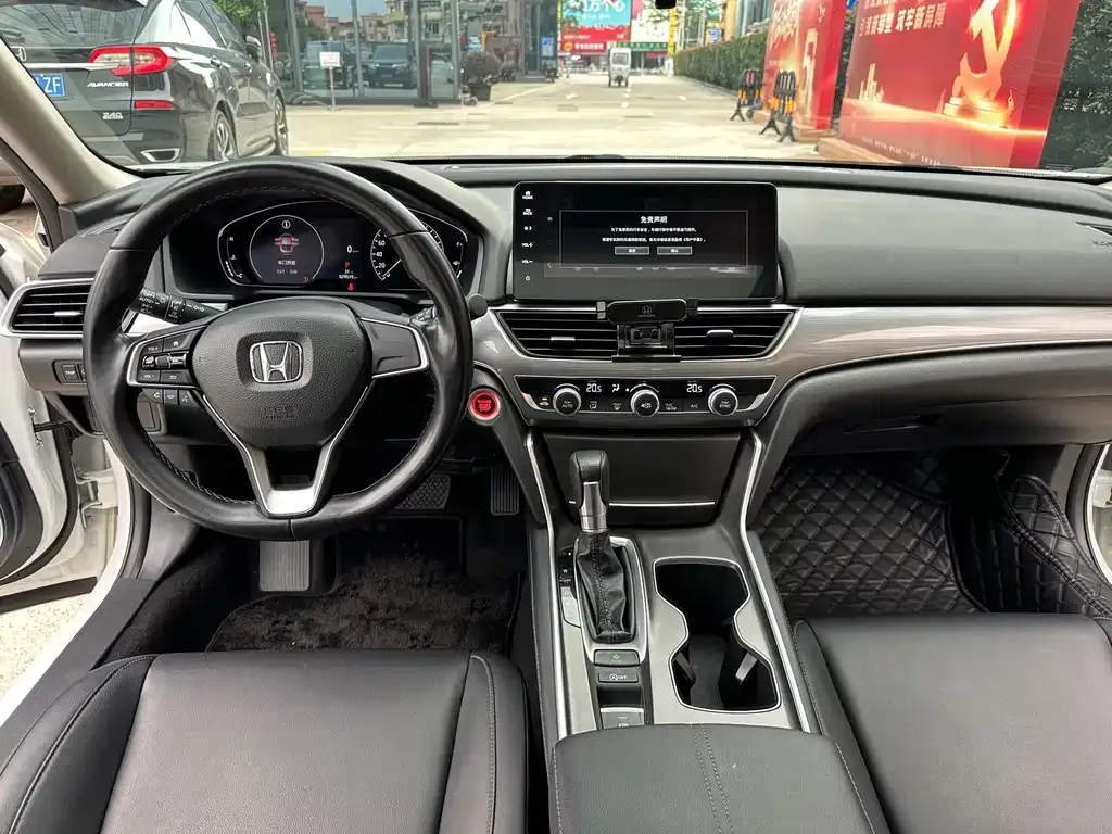 Honda Accord — фото 7