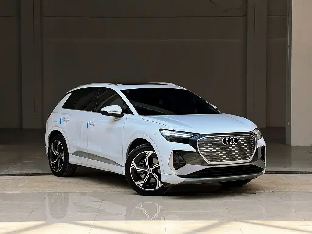 Audi Q4 e-tron — фото 2