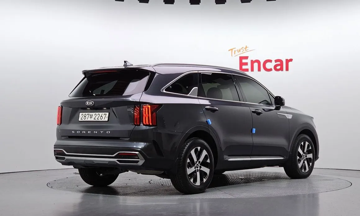 Kia Sorento — фото 8