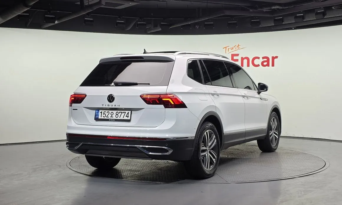 Volkswagen Tiguan — фото 7