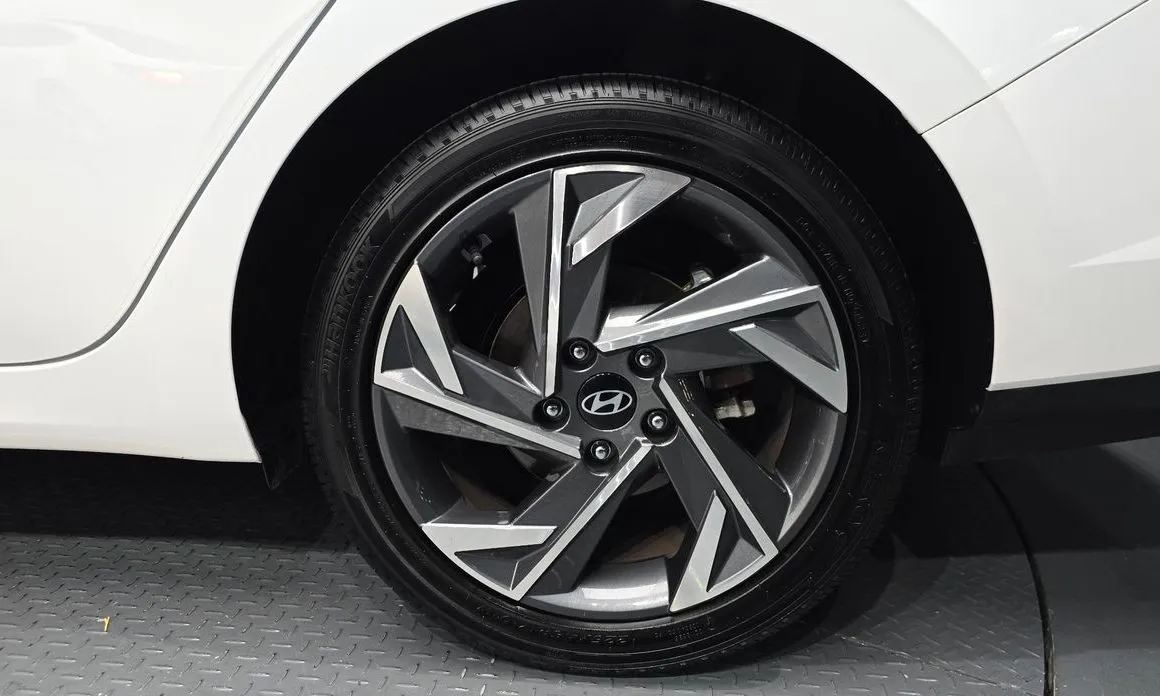 Hyundai AVANTE — фото 6