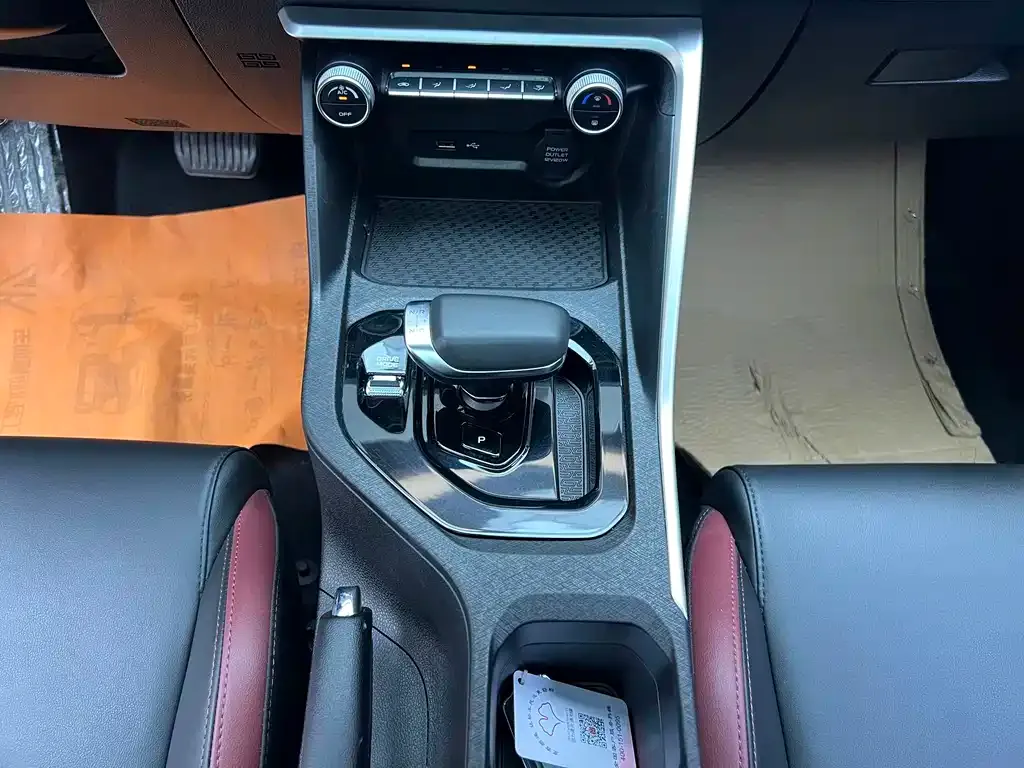 Geely Binyue — фото 10