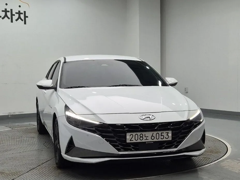 Hyundai AVANTE — фото 1