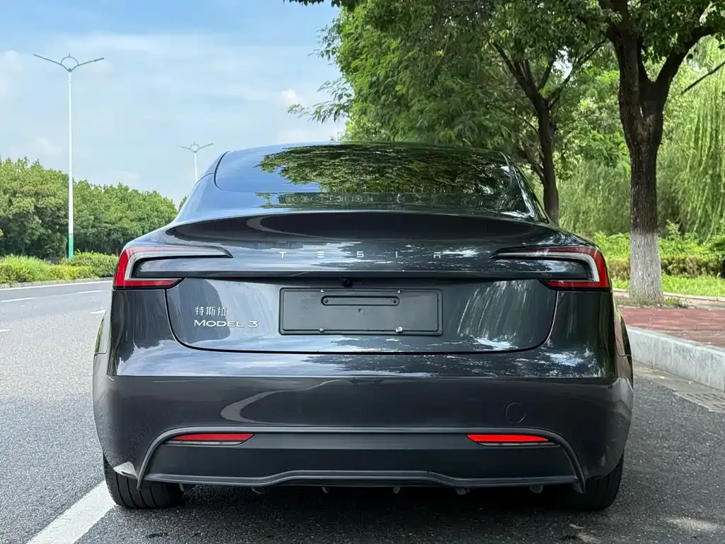 Tesla Model 3 — фото 2