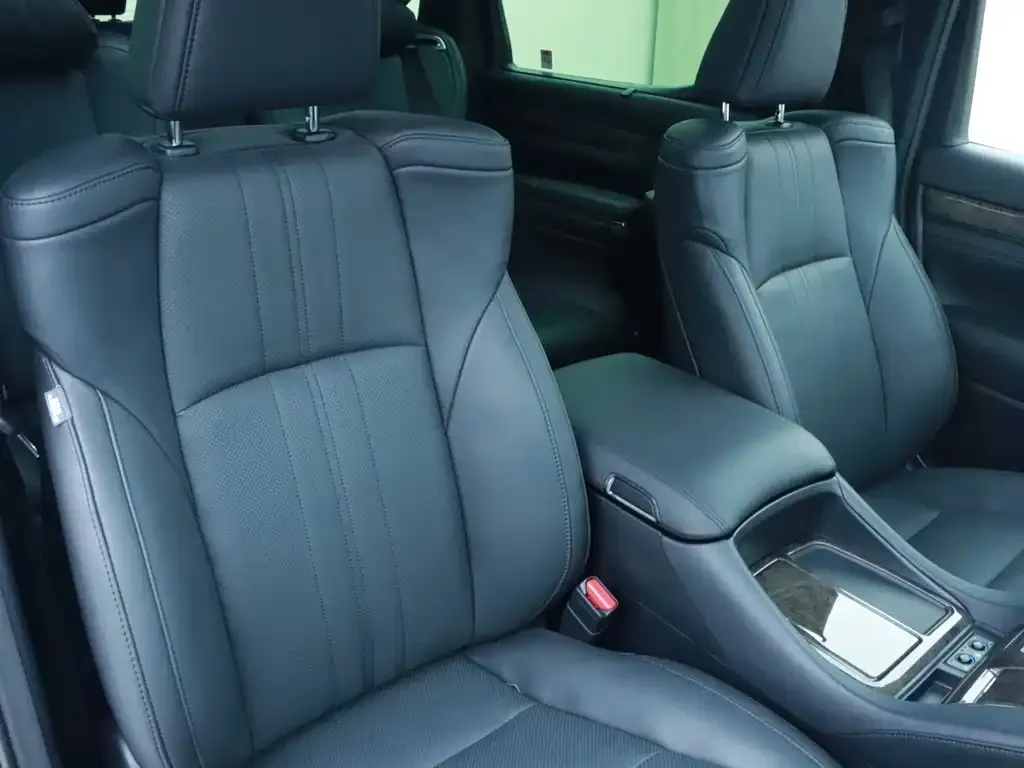 Toyota Alphard — фото 9