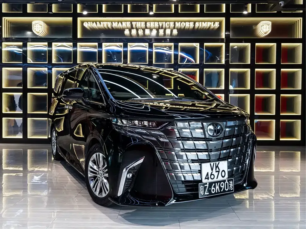 Toyota Alphard — фото 9
