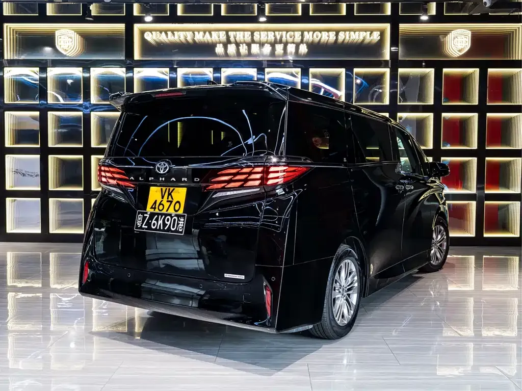 Toyota Alphard — фото 7