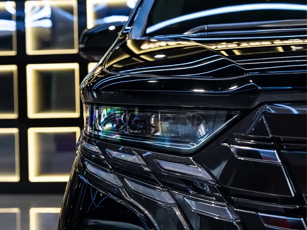 Toyota Alphard — фото 10