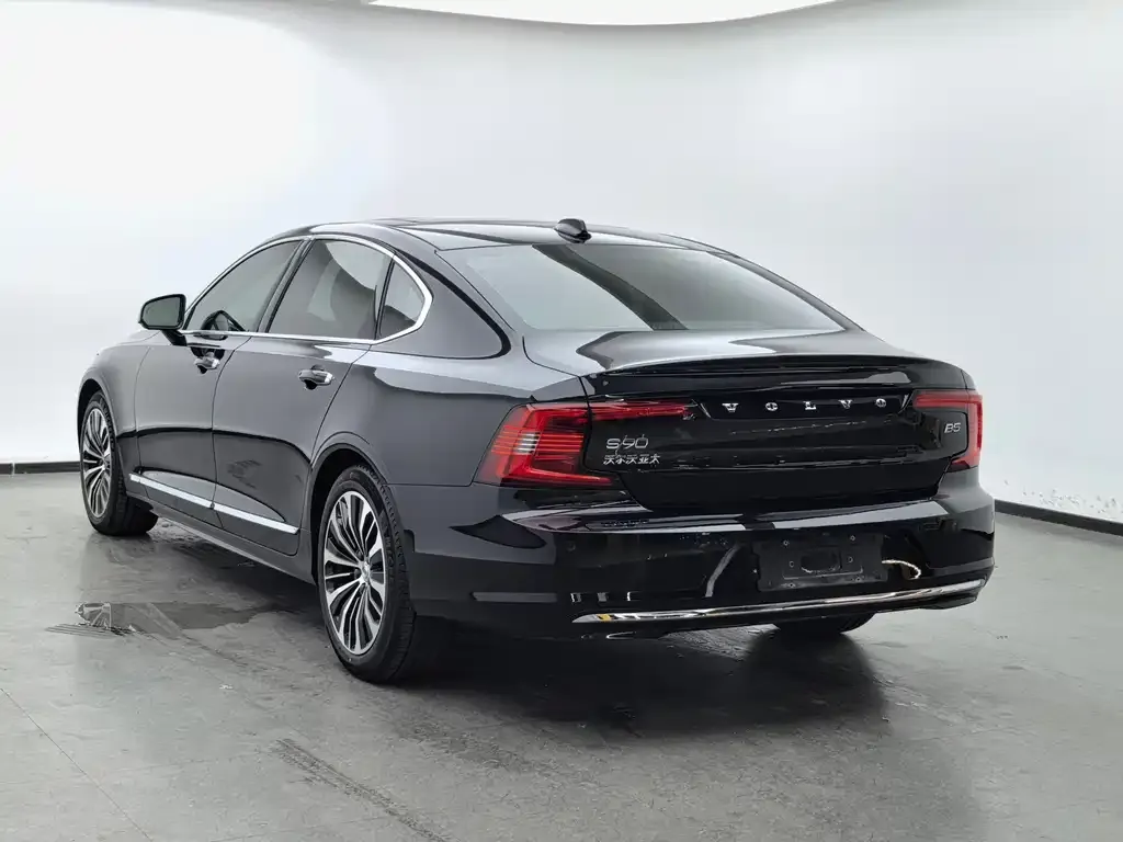 Volvo S90 — фото 2