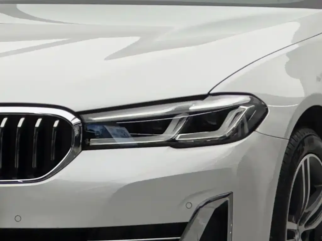 BMW 5 Series — фото 4