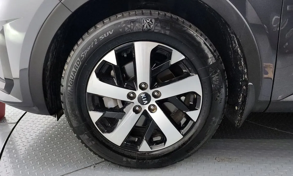 Kia Sorento — фото 9
