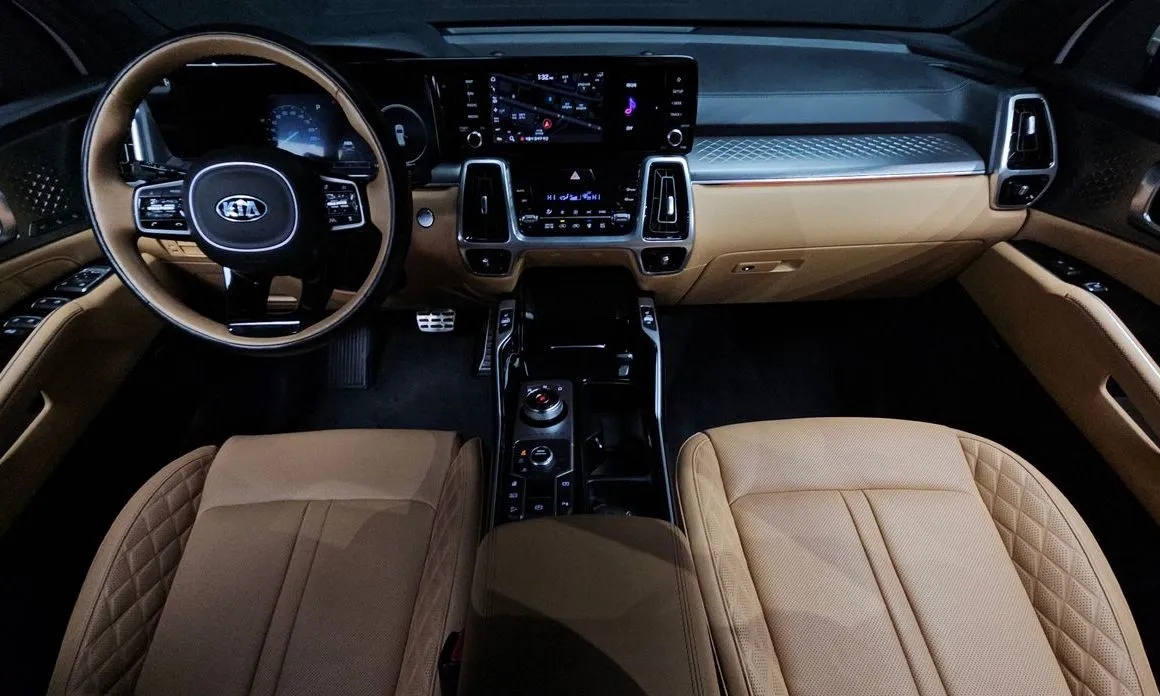 Kia Sorento — фото 10