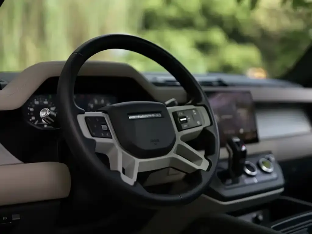 Land Rover Defender — фото 2