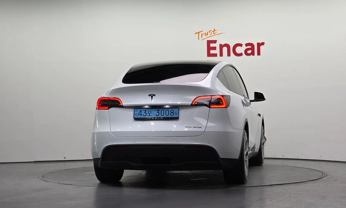 Tesla Model Y — фото 3