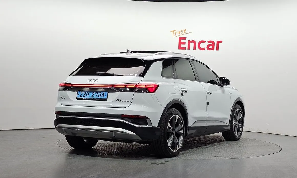 Audi Q4 e-tron — фото 3