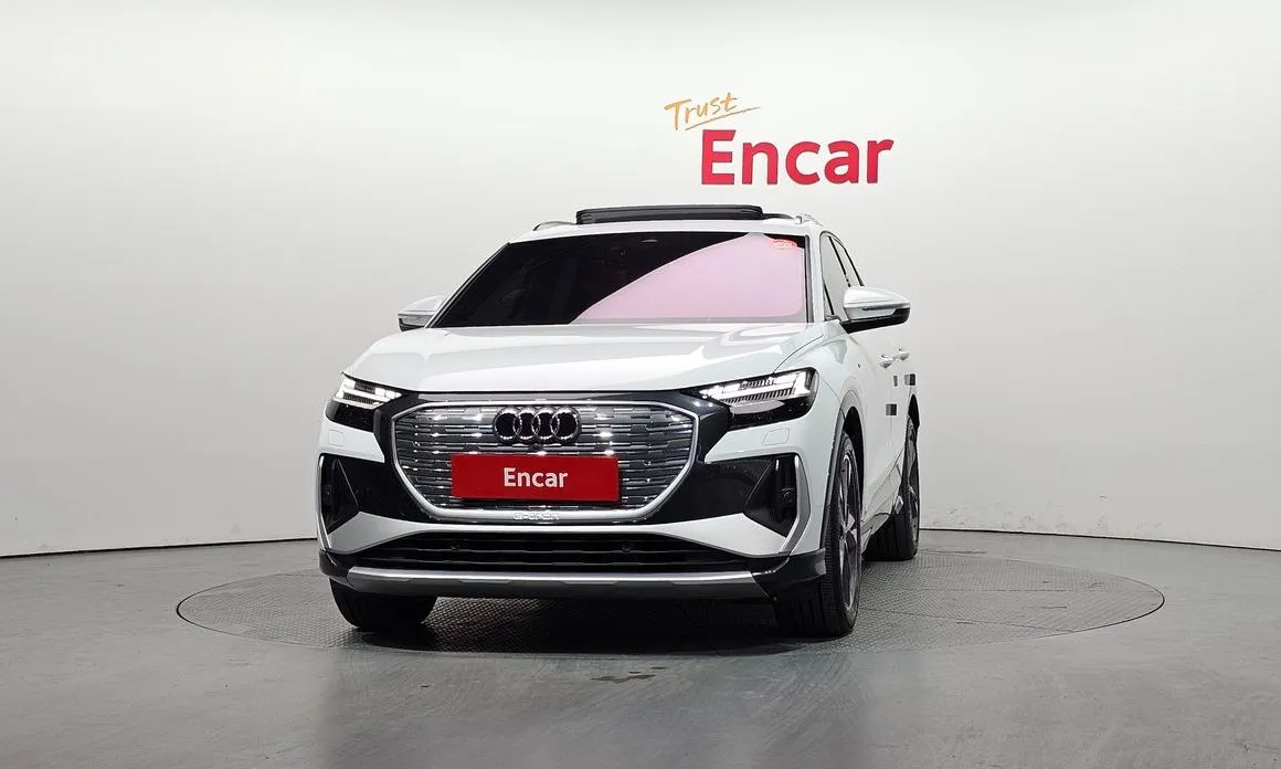 Audi Q4 e-tron — фото 4