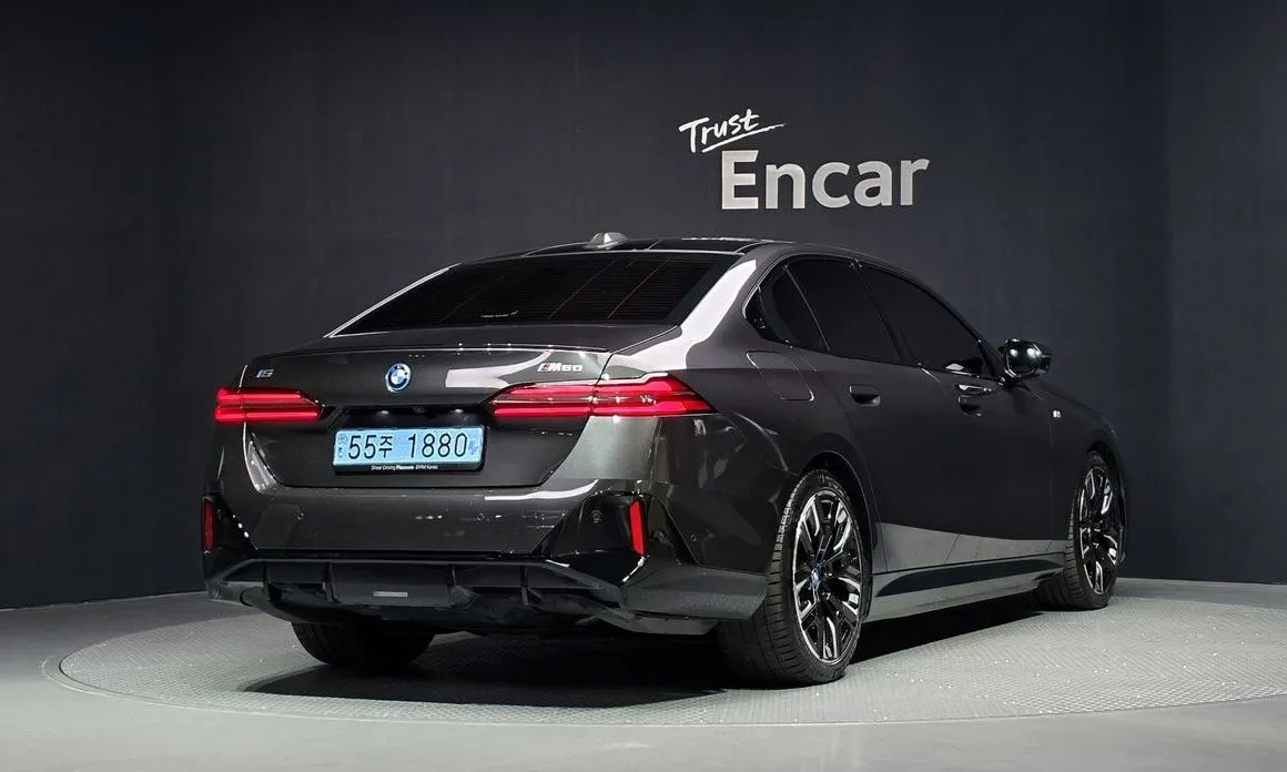 BMW i5 — фото 2