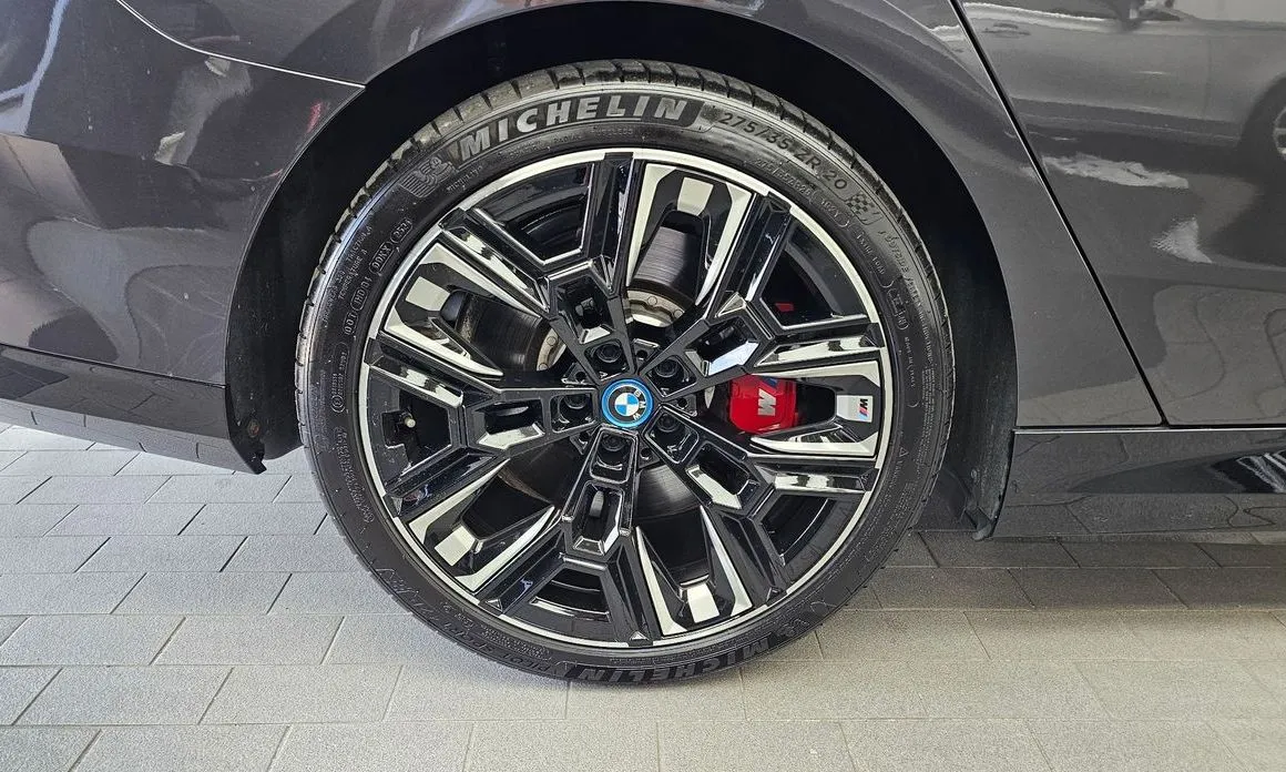 BMW i5 — фото 10