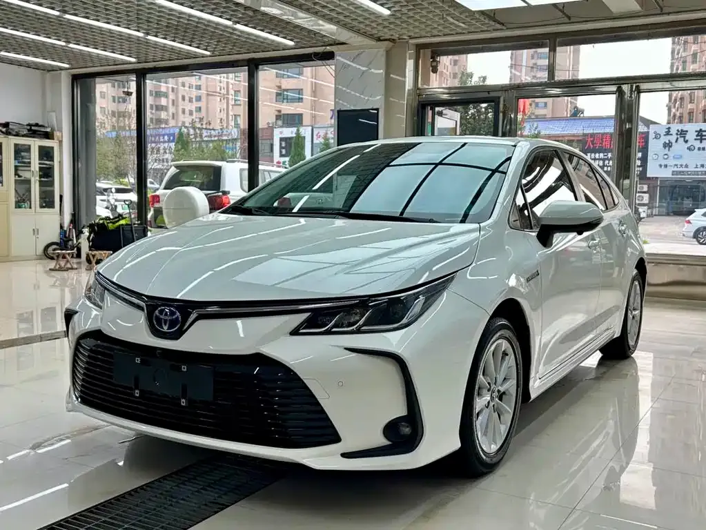 Toyota Corolla — фото 1