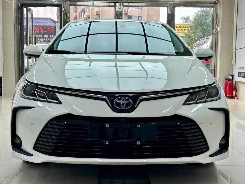 Toyota Corolla — фото 9